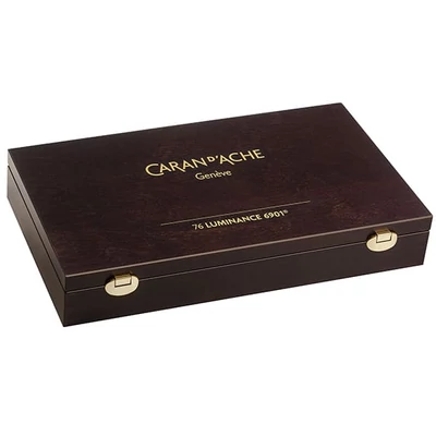 Caran d'Ache Luminance 6901 set olovaka u boji - 76 boja, 80 kom + pribor, drvena kutija