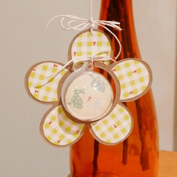 Papir mache, viseći, s rupom unutra - cvijet, 13 cm