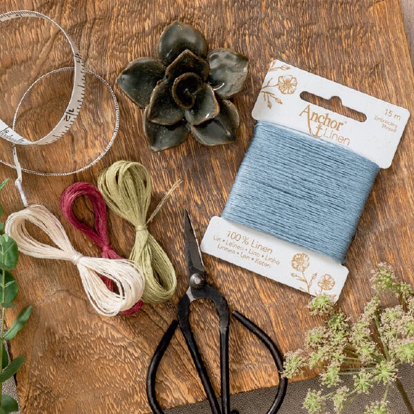 Konac za vezenje, Anchor Linen, 15 m - 01 snježni cvijet